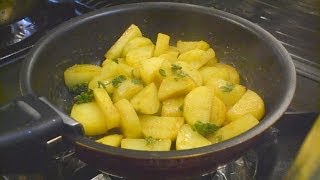 新ジャガイモと山椒のカレー炒め　　How to make stir-fried new potatoes with curry power and Japanese pepper