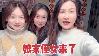 媳妇娘家大侄女来了，老公忙前忙后，又是烤肉又是羊肉火锅，真香