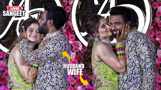 LIVE : Arti Singh KISS Husband to be Dipak Chauhan at their Sangeet Ceremony | Cutest Moment