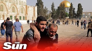Live: Palestinians & Israeli police clash amid Ramadan & Jerusalem Day
