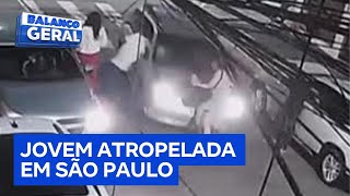 Jovem é arrastada por 30 metros no capô de veículo, cai no chão e é atropelada em São Paulo