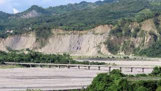 2020.07.18 15:36 CT273仲夏寶島號蒸汽火車4666次通過鹿野溪橋