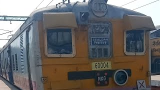 Ranaghat - Sealdah Local Arriving Kankinara Platform-2 #railway #kankinara #sealdahdivision