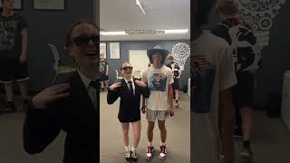 WHY DID ZERO PEOPLE DRESS UP😭😭😭