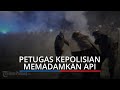 Massa Bertahan hingga Malam, Polisi Bubarkan Paksa Aksi Demo di Padang