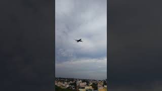 அந்த சத்தம்!!!!! அடேங்கப்பா இவளோ பக்கமா போகுது பாருங்க மக்களே😀_Flight landing in chennai airport