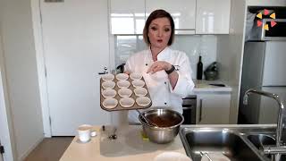 Low FODMAP Hot Cross Buns with Rebecca Coomes from The Healthy Gut