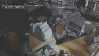 Video shows moment floodwater overtakes Seymour quilting store