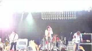 Coachella 2007 - The Kooks - Sofa Song