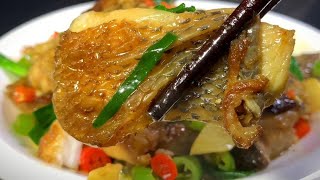 It's a pity that sea bass can only be steamed. I'll teach you how to stir-fry sea bass