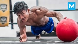 Buakaw Banchamek Training for Yi Long | Muscle Madness