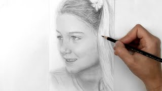 Realistic Portrait Drawing with Graphite Pencils