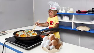 Super surprise! CUTIS harvest eggs to cook especially delicious breakfast for himself!