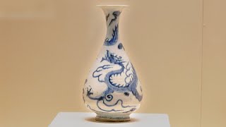 [Antique Appreciation]Yuan Dynasty Blue-and-white Pear-shaped Vase with Dragon Design