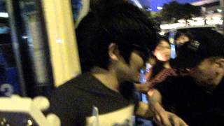 [FANCAM] 120410 MBLAQ Joon leaving Big Bus