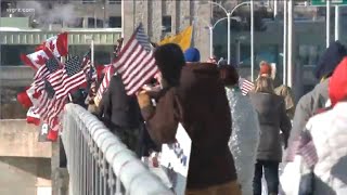 COVID vaccine mandate: Protesters rally at U.S.-Canada border