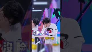 偶像包袱掉了一地😂#贺峻霖#时代少年团