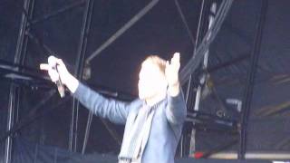 Olly Murs - I'm Yours (Jason Mraz cover) - JLS Summer Tour, Hull 10/06/11.