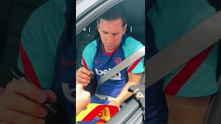 Leo Messi autograph || using right hand 👀🖖