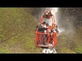 paso en la tarabita sobre el río blanco en la cascada manto de la novia. provincia de tungurahua