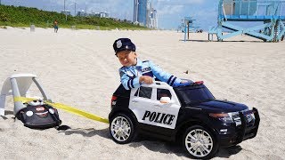 Полицейский Сеня спасает ЗАСТРЯВШИЕ маленькие Машинки