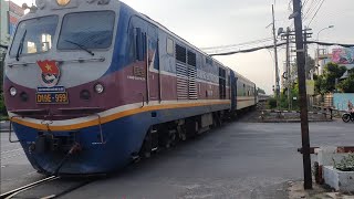 Tết 2025| Máy D19E-959 kéo tàu SE6 vào ga Nha Trang lúc 16:54(25/1/25)