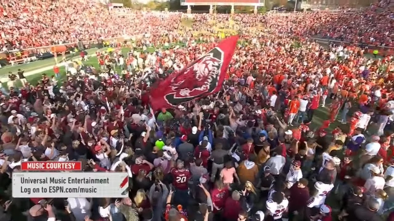 South Carolina Fans Storm The Field On The Road After Upsetting #8 ...