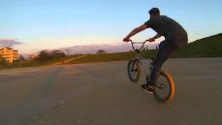 MTB \u0026 BMX :  Street tricks