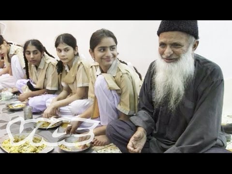 How many Edhi Center in Pakistan?