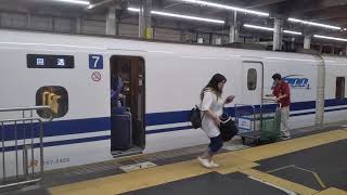 2019年8月12日山陽新幹線広島(駅)12番のりばN700系a·X25編成運行 (38Aのぞみ38号→)129Aのぞみ129号(岡山から先福山·広島停車最終列車)約5~6分遅れで到着