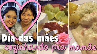 Cozinhando para a mamãe: Camarão com molho branco e filé com molho mostarda.