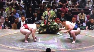 令和元年秋場所14日目　十両優勝決定の一番　東十両2枚目隆の勝(9-4)ー西十両12枚目勢(11-2)