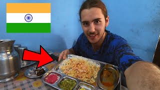 FOREIGNER Tries INDIAN FOOD in KERALA! (Thali)