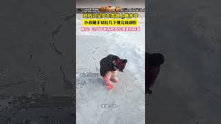 妈妈让孩子雪地画水母，小宝贝随手划拉两下就完成了。会画画的，不会画画的，都沉默了