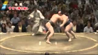 ＜大相撲秋場所動画＞白鵬、大技決まり手「呼び戻し」で８連勝