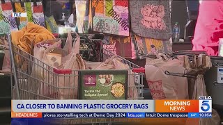 California lawmakers approve bills to ban grocery, retail stores from offering reusable plastic bags