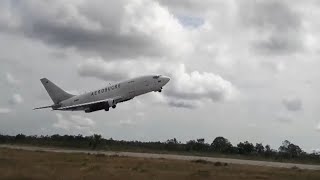 Aerosucre Airlines Boeing 737 banks very early after taking off from runway