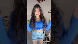 අම්මෝ පිස්සු හැදෙනවා මේ කද දැක්කම.Sri lankan Sexy Model Hot Dance New Tiktok 2021