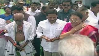 AP CM YS Jagan inaugurates the Sri Mekapati Goutham Reddy Sangam Barrage