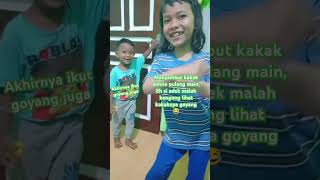 menyambut kakak pulang main@Ayukleni #anakrantau #batam #shortvideo #jogetviral