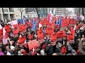 El presidente polaco se reúne con los partidos y las protestas siguen en la calle