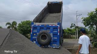 Dumptruck unload vibro.