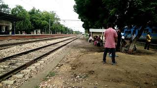 Speed king Gatimaan Express thrashes Taj Express at Farah station