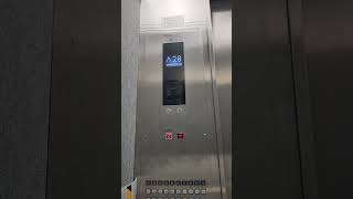 高層ビルのエレベーター　#shorts #ランドマークタワー #speed #elevator