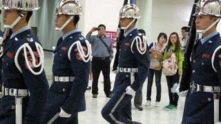 Taipei, Taiwan 中正紀念堂-空軍儀隊-禮兵交接-回備勤室