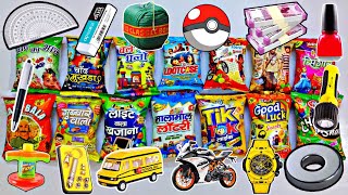 Latest collection of snacks with free gifts inside ! Moj ho gai aaj to , itne mehnge gifts nikle😍🥰