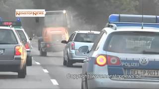 Polizeiverfolgung eines Radladers   police chases a slow construction vehicle   YouTube 360p