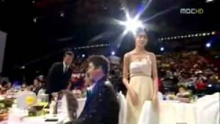 Kim Nam Gil and Lee Yo Won (2009 MBC Best Couple Award) eng sub