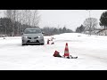 vairavimo žiemą patarimai kaip saugiai manevruoti