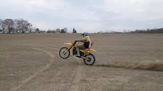 1983 Yamaha Yz490 First start and ride in 10+ years. Wheelie time!